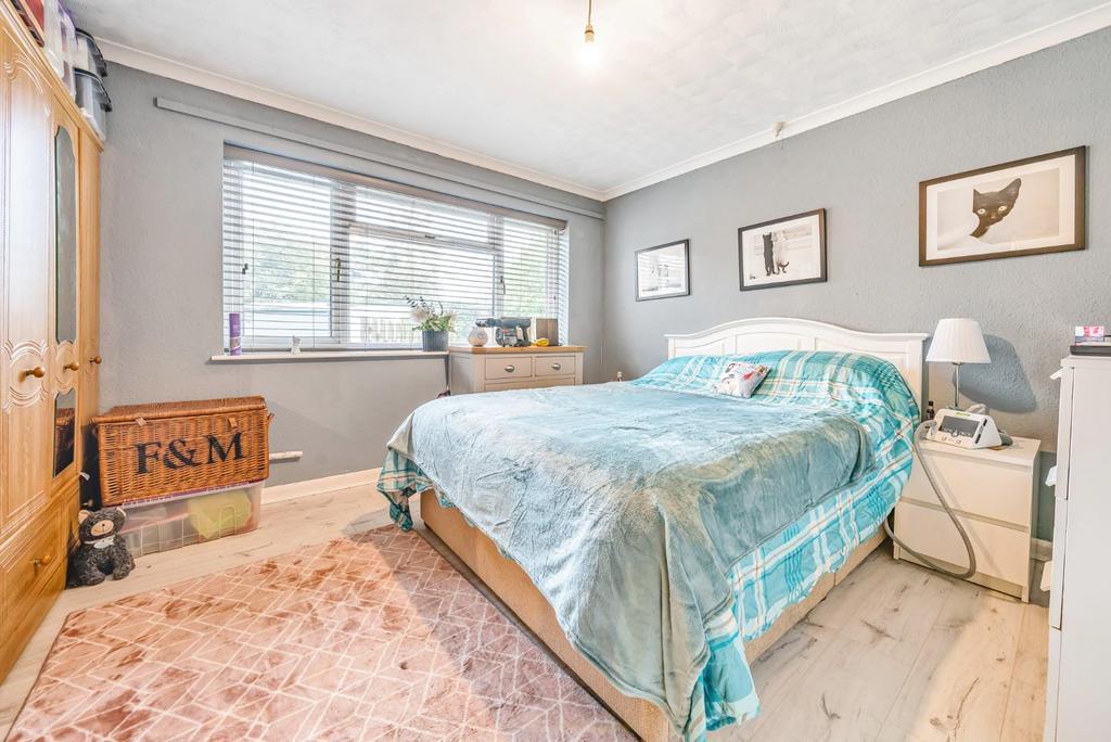 MASTER BEDROOM.jpg