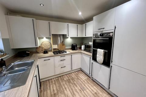 67 Herringbone Way, Kingswinford, DY6 7NE