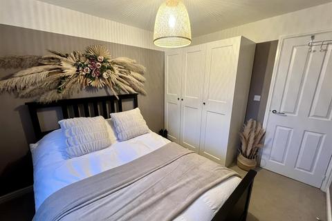67 Herringbone Way, Kingswinford, DY6 7NE