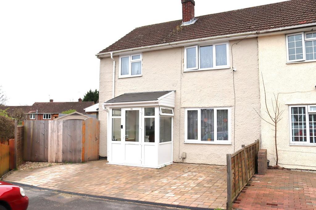 All Saints Crescent, Farnborough GU14 3 bed semidetached house for