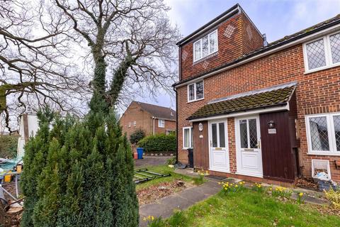 2 bedroom end of terrace house for sale, Hampden Close, North Weald
