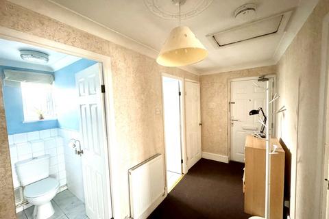 2 bedroom flat for sale, Rachael Clarke Close, Corringham, Stanford-le-Hope, SS17