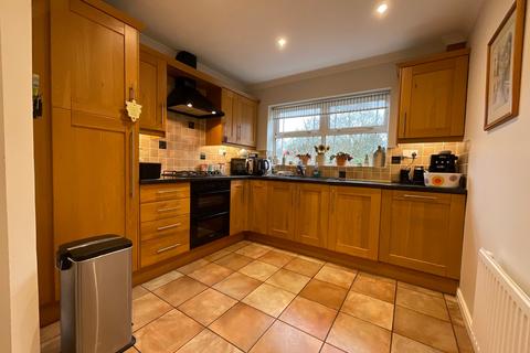 3 Barnfield, Ponthir, Newport, NP18 1TN