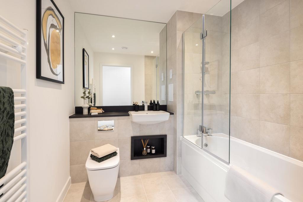 Show apartmen t bathroom