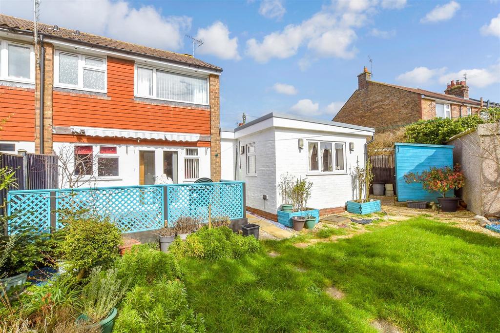 Sandfield Avenue, Littlehampton, West... 2 bed end of terrace house for