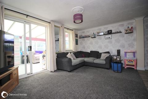 3 bedroom semi-detached house for sale, Moyes Close, Cliffsend, Ramsgate
