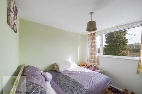 71 Hillshaw Crescent, Rochester, ME2 2PT