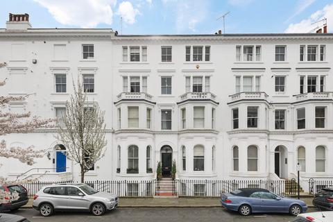 1 bedroom flat for sale, Strathmore Gardens, Kensington, London