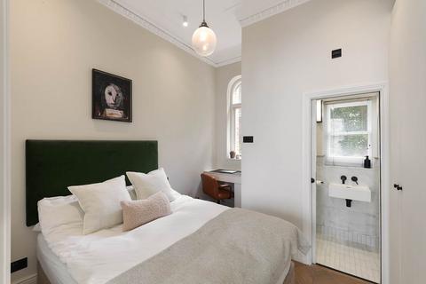 1 bedroom flat for sale, Strathmore Gardens, Kensington, London