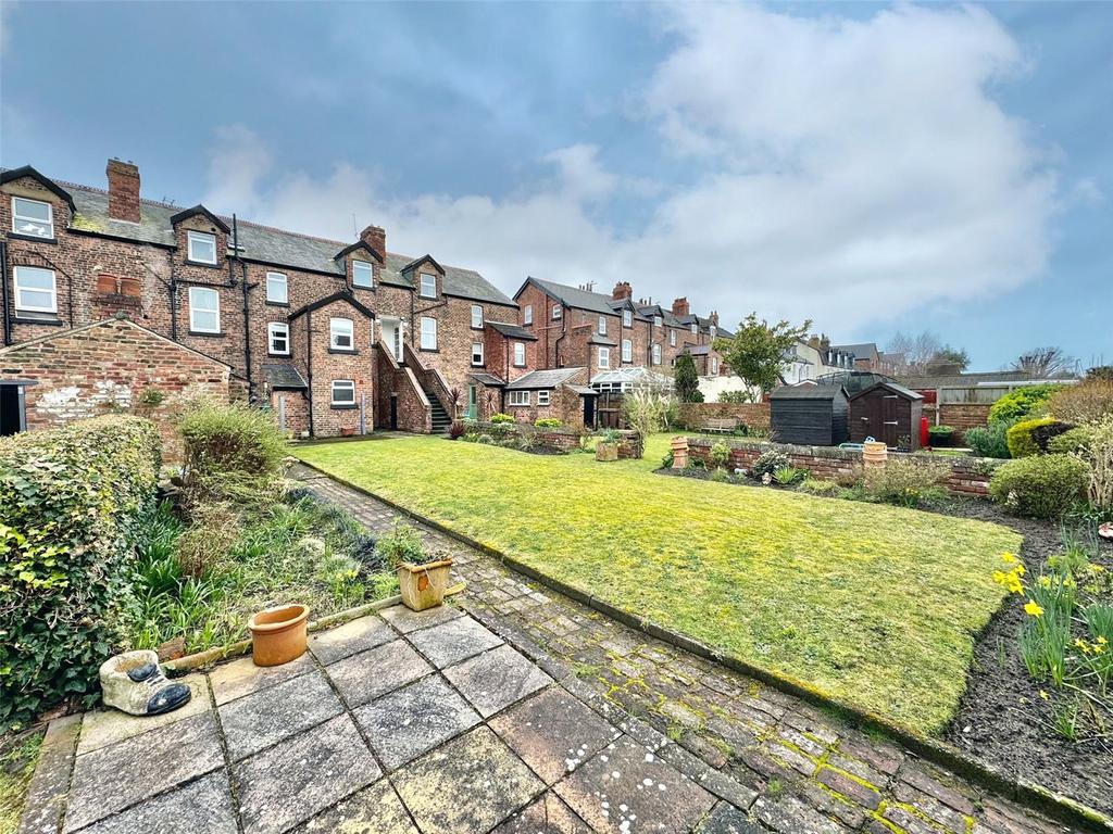 Flat 4b Queens Court, Hoylake... 2 bed property for sale £145,000