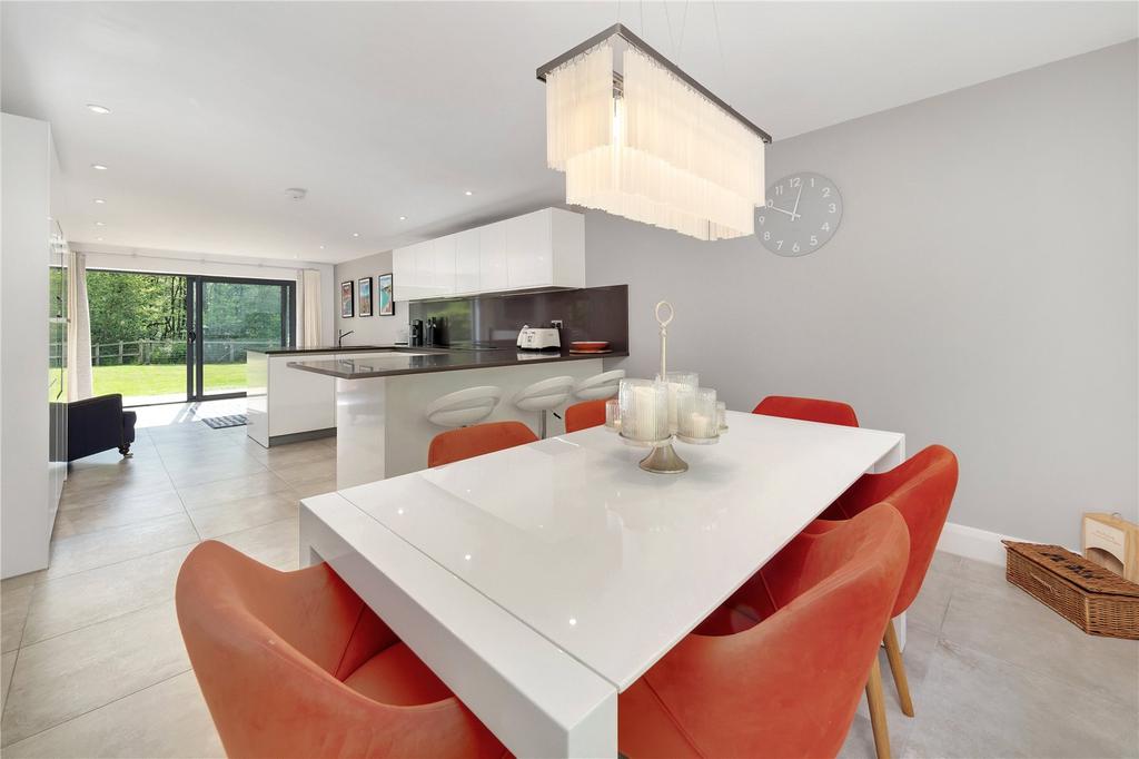 Kitchen/Dining Area