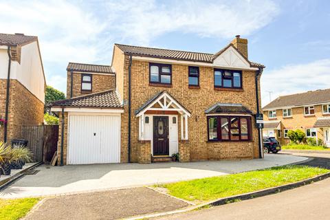 4 bedroom detached house for sale, Marden Grove, Taunton.