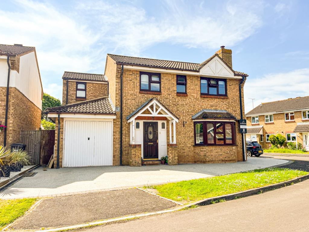 Marden Grove, Taunton. 4 bed detached house for sale £365,000
