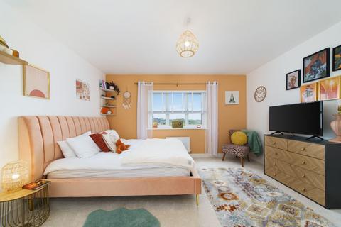 4 bedroom semi-detached house for sale - Nearne Way, Folkestone, CT20