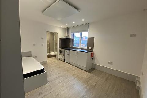 Studio to rent - Riverside Court Apartments, 8 Nursery Street, Sheffield, South Yorkshire, S3