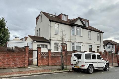 5 bedroom semi-detached house for sale - 11 Limes Avenue, Golders Green, London, NW11 9TJ