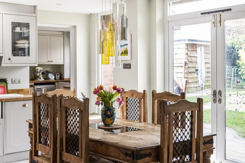 Fairview Beech Lane, Woodcote, Reading, RG8 0PX