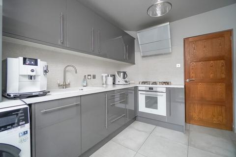 3 bedroom flat for sale - 2/2 21 Essenside Avenue, Drumchapel