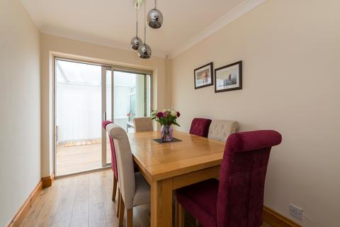 19 Meadow Walk, Whitstable, CT5 4PW