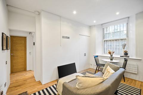 1 bedroom flat for sale, Hyde Park Place, London, W2.
