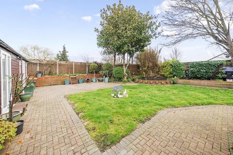 4 bedroom detached house for sale, Sunbury-on-Thames,  Surrey,  TW16