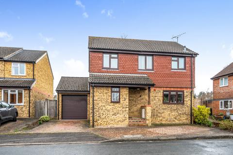 47 Manston Road, Guildford, GU4 7YE