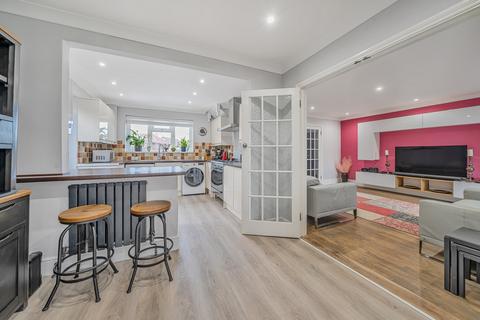 47 Manston Road, Guildford, GU4 7YE