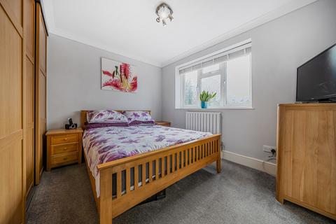 47 Manston Road, Guildford, GU4 7YE