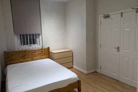 3 bedroom apartment to rent, Peel Street, Nottingham, NG1 4GN