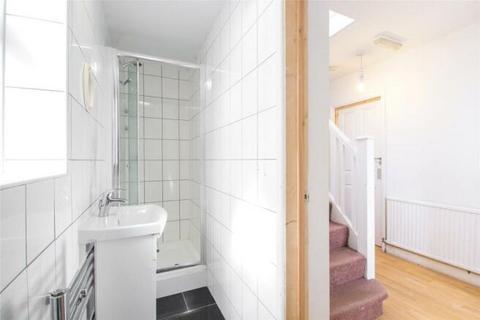 3 bedroom detached house for sale - High Wycombe HP12