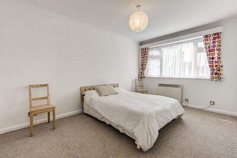 2 bedroom flat to rent, Compton Road, London N21