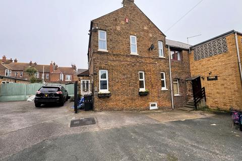 1 bedroom flat to rent - Granville Farm Mews Thanet Road CT11