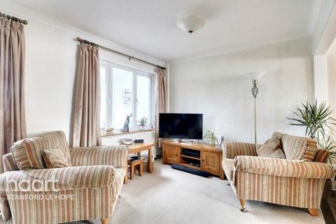 3 bedroom terraced house for sale, Milton Road, Stanford-Le-Hope