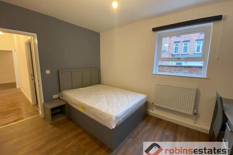 2 bedroom apartment to rent, Cromwell Street, Nottingham, NG7 4GJ