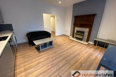 2 bedroom apartment to rent, Cromwell Street, Nottingham, NG7 4GJ