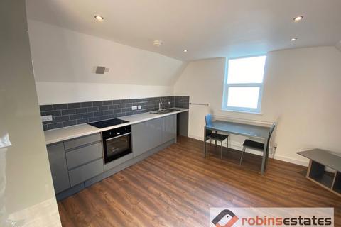 2 bedroom apartment to rent, Cromwell Street, Nottingham, NG7 4GJ