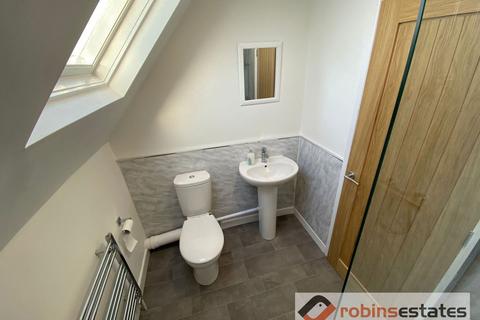 2 bedroom apartment to rent, Cromwell Street, Nottingham, NG7 4GJ