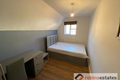 2 bedroom apartment to rent, Cromwell Street, Nottingham, NG7 4GJ