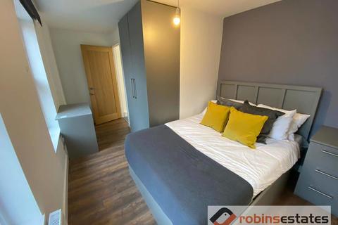 2 bedroom apartment to rent, Cromwell Street, Nottingham, NG7 4GJ