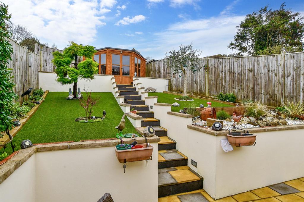 Mackie Avenue, Patcham, East Sussex 3 bed detached house for sale £
