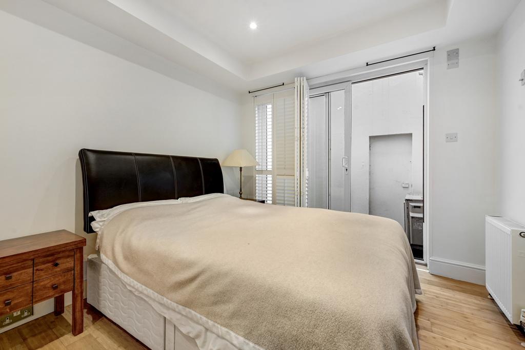 Apartment in London - View 5