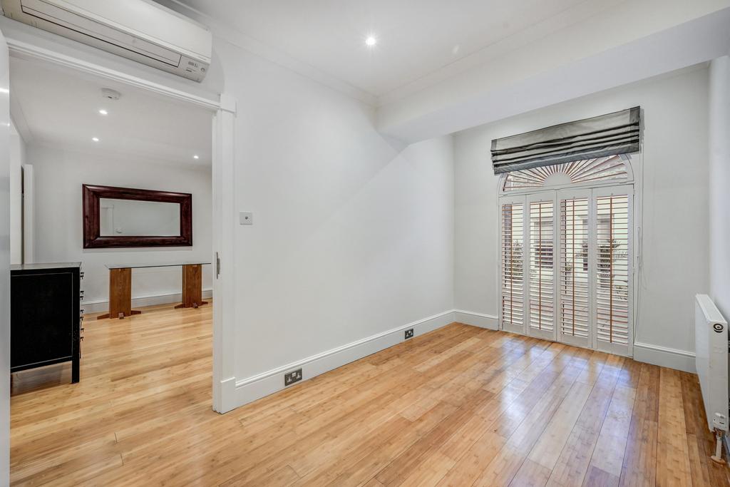 Apartment in London - More