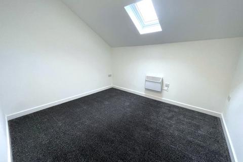 2 bedroom flat to rent, Atherton Road, Hindley