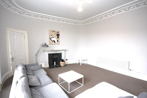 3 bedroom flat to rent - Walmer Crescent, Cessnock, Glasgow, G51