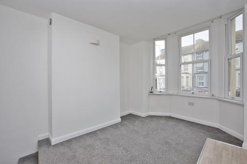 1 bedroom ground floor flat for sale, Dover Road, Folkestone, CT20