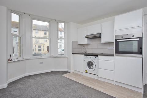 1 bedroom ground floor flat for sale, Dover Road, Folkestone, CT20