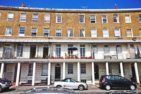 2 bedroom apartment to rent, Wellington Crescent Ramsgate CT11
