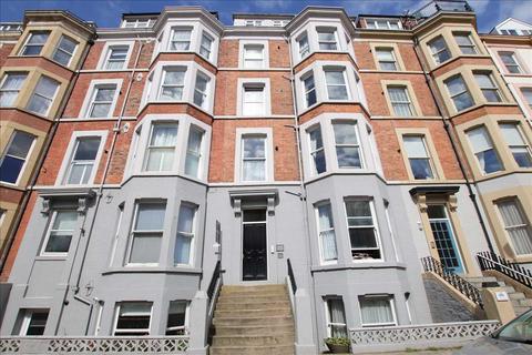 2 bedroom apartment to rent - Savoy Court, Prince of Wales Terrace, Scarborough