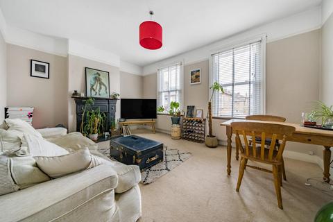 2 bedroom maisonette for sale, Como Road, London