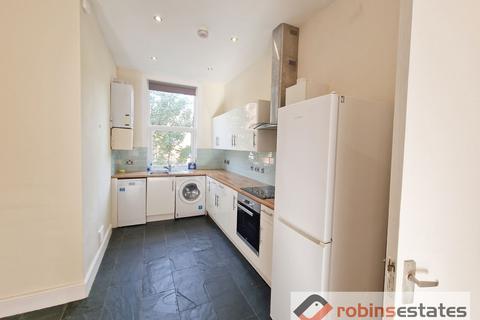 2 bedroom flat to rent, Fishpond Drive, Nottingham, NG7 1DG